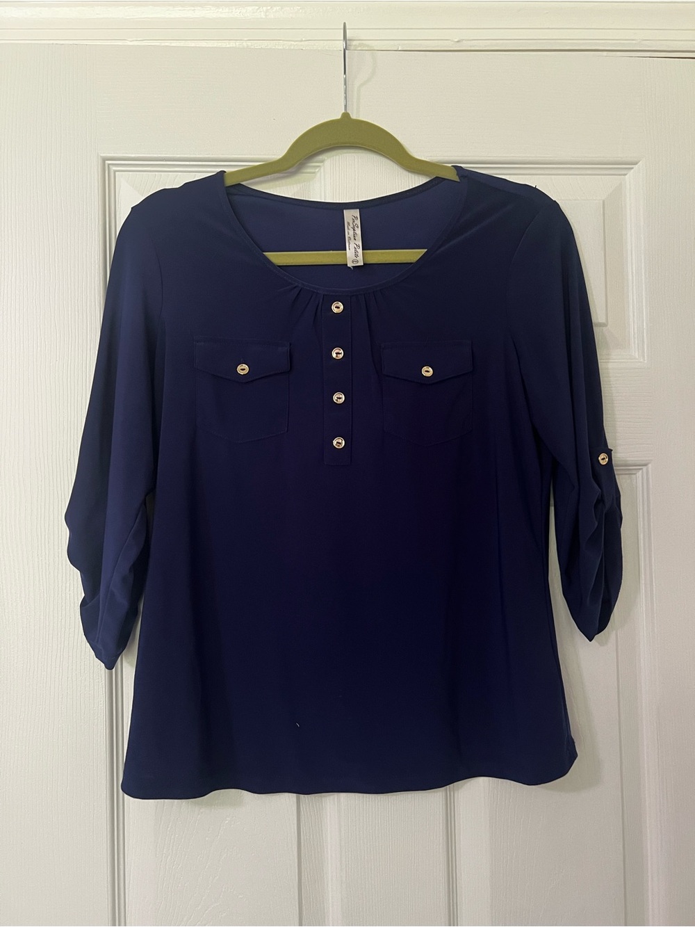 Per Seption Women’s Navy Blouse M Solid Round Neck Button Front 3/4 Roll Tab